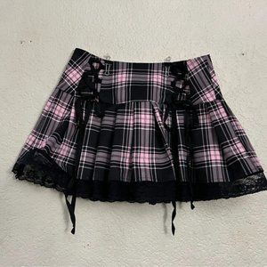 mini skirt with lace